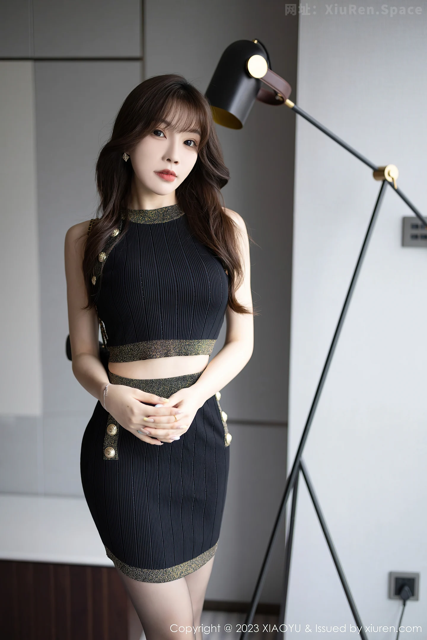 图片[2]-[XiaoYu画语界]Vol.1137 女神徐莉芝Booty性感黑色服饰配超薄黑丝露红色内衣诱惑写真84P-秀人网官方网站